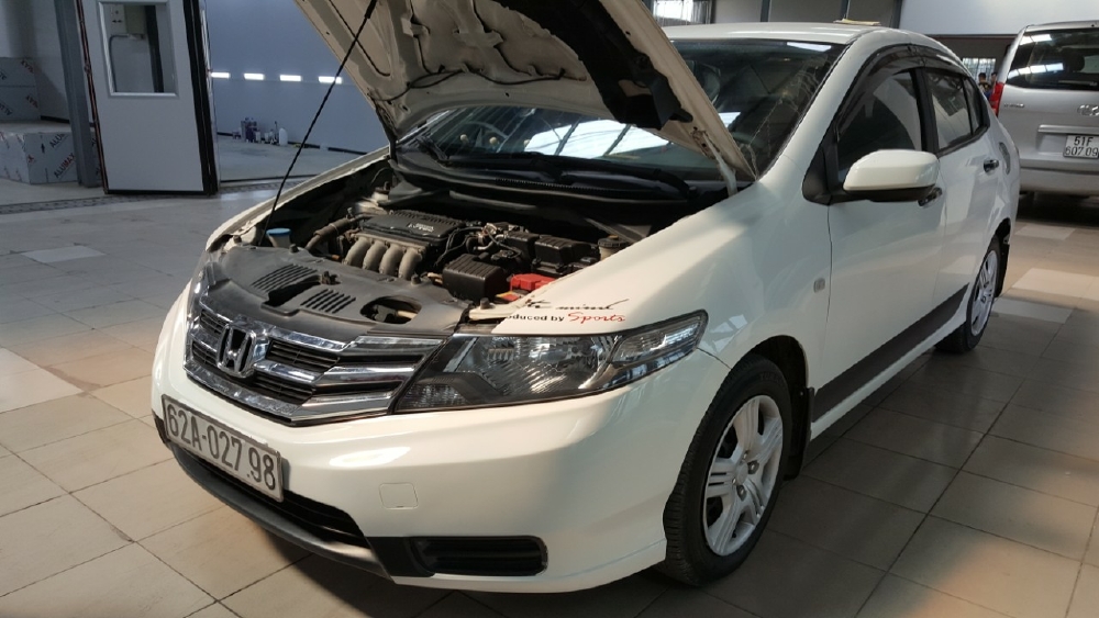 Bán Honda City 1.5MT màu trắng số sàn sản xuất 2013 / 2014 một đời chủ