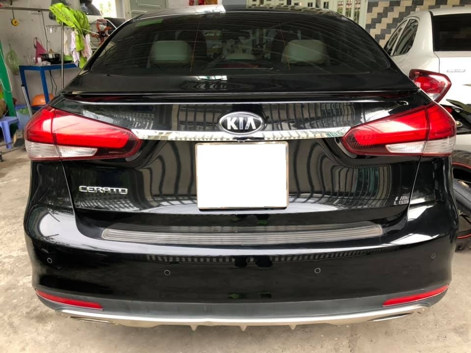 Bán Kia Cerato 9/2018 tự động, màu đen, bản 2.0 full option còn mới tinh