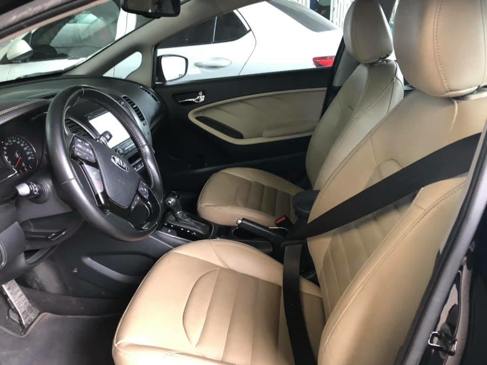 Bán Kia Cerato 9/2018 tự động, màu đen, bản 2.0 full option còn mới tinh