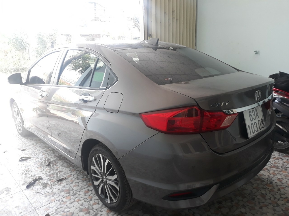 Bán Honda City TOP 1.5CVT màu nâu titan số tự động sản xuất 2019 đi 1800km xe như mới