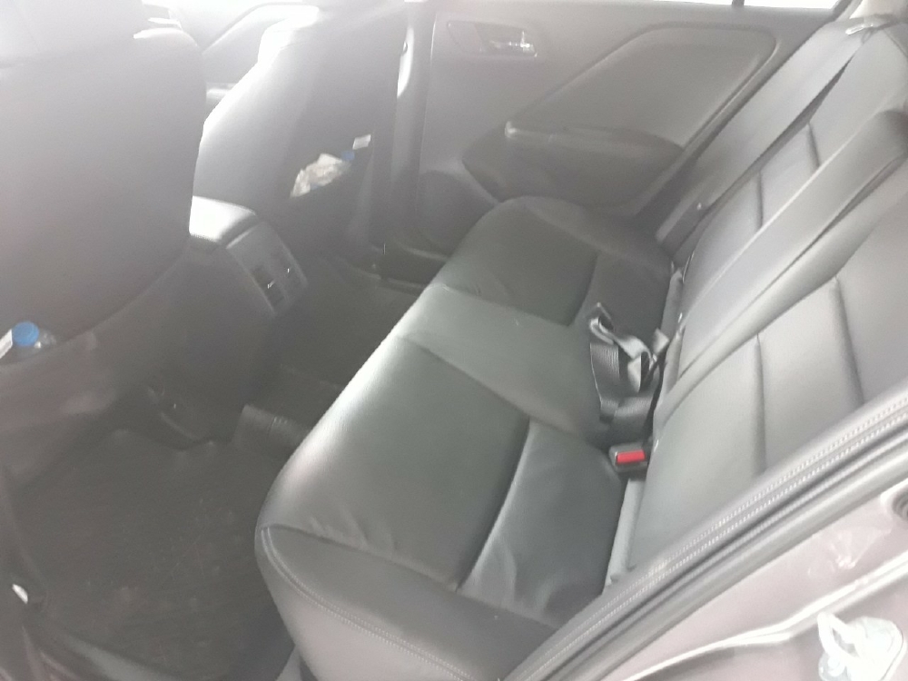 Bán Honda City TOP 1.5CVT màu nâu titan số tự động sản xuất 2019 đi 1800km xe như mới
