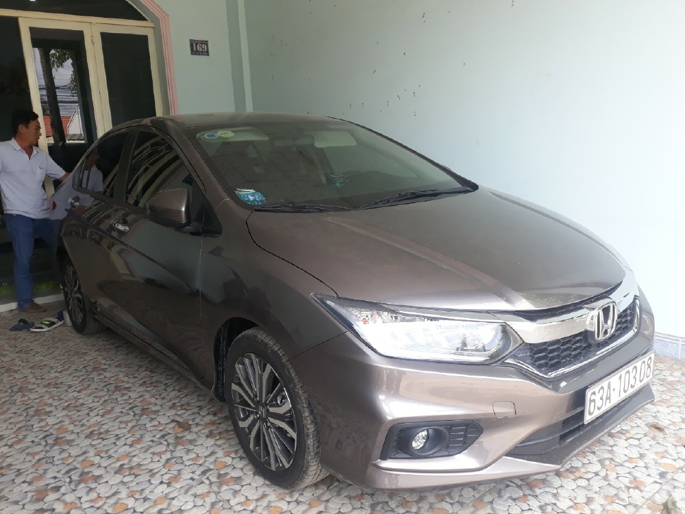 Bán Honda City TOP 1.5CVT màu nâu titan số tự động sản xuất 2019 đi 1800km xe như mới