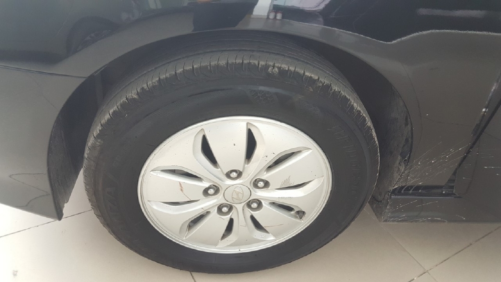 Bán Avante 1.6MT 2014, màu đen, đúng chất, giá TL, hổ trợ góp