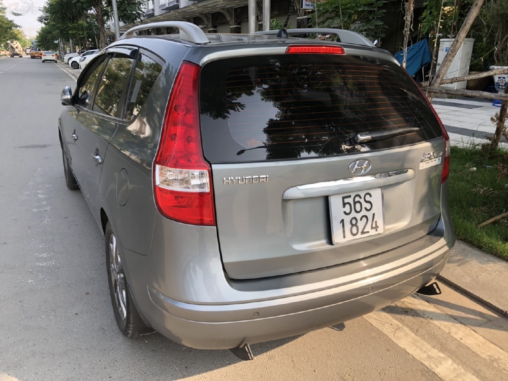 Bán Hyundai I30 CW 1.6AT màu xám chuột số tự động nhập Hàn Quốc 2010 một chủ đi 47000km
