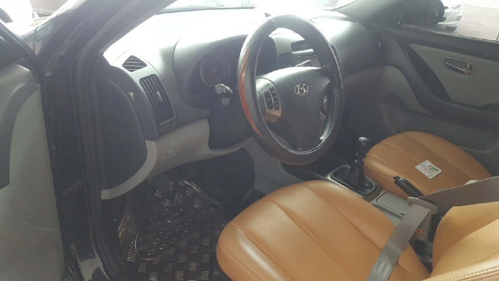 Bán Hyundai Avante 1.6MT màu đen VIP số sàn sản xuất 2014 một chủ đi 78000km