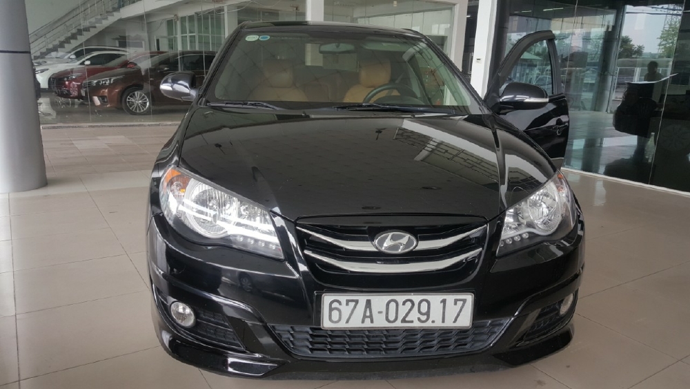 Bán Hyundai Avante 1.6MT màu đen VIP số sàn sản xuất 2014 một chủ đi 78000km