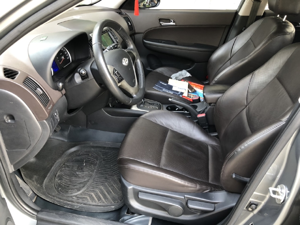 Bán Hyundai I30 CW 1.6AT màu xám chuột số tự động nhập Hàn Quốc 2010 một chủ đi 47000km