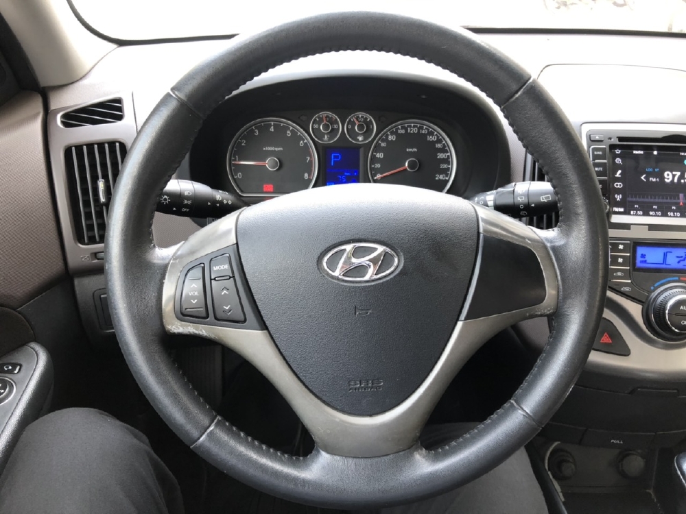 Bán Hyundai I30 CW 1.6AT màu xám chuột số tự động nhập Hàn Quốc 2010 một chủ đi 47000km