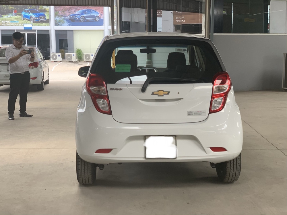 Bán Spark LS 2018, màu trắng, đúng chất, giá TL hổ trợ góp