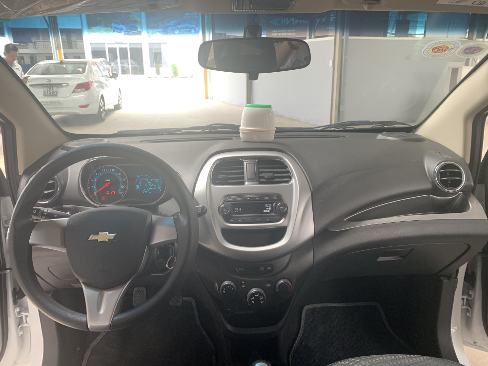 Bán Spark LS 2018, màu trắng, đúng chất, giá TL hổ trợ góp