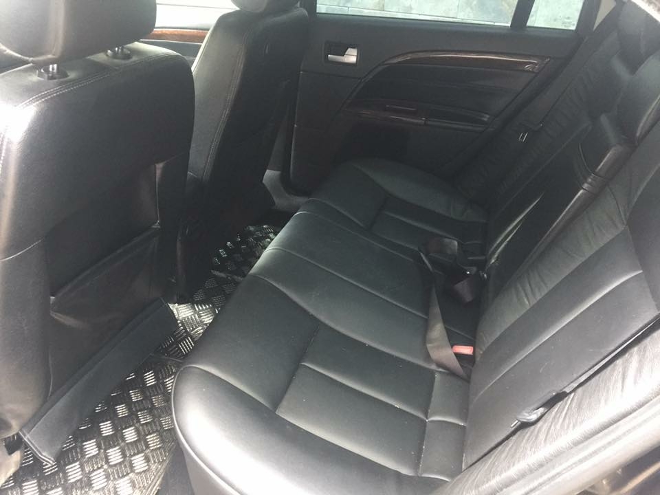 Cần bán xe Mondeo 2003, số tự động màu đen, gia đình sử dụng kỷ nên còn rất mới