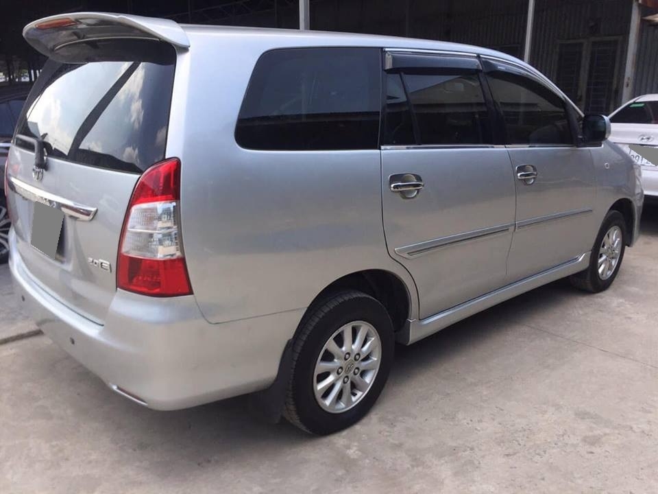 Bán Innova 2013 màu bạc số sàn xe đi kỹ, sử dụng gia đình.