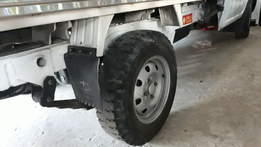 Xe tải Dongben thùng kín 720kg