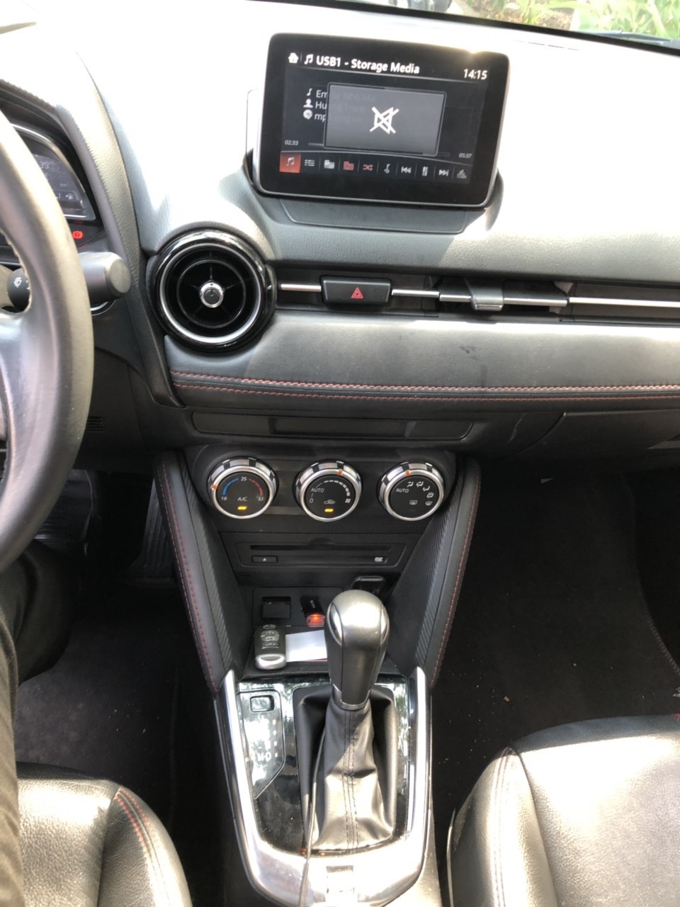 Bán Mazda 2 2016, màu đỏ, đúng chất, giá TL, hổ trợ góp