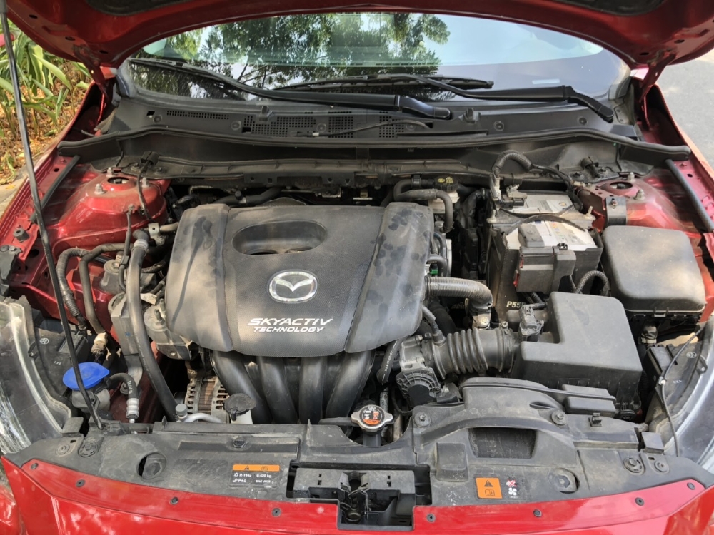 Bán Mazda 2 sedan 1.5AT màu đỏ số tự động sản xuất 2016 biển Đồng Nai đi 42000km