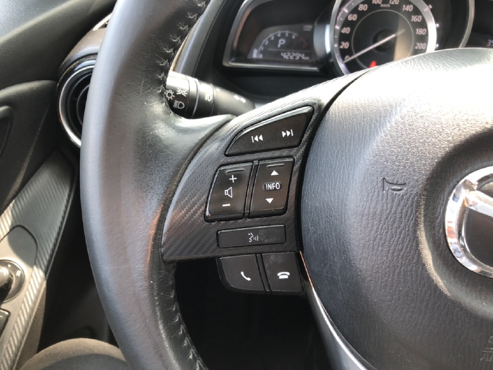 Bán Mazda 2 2016, màu đỏ, đúng chất, giá TL, hổ trợ góp