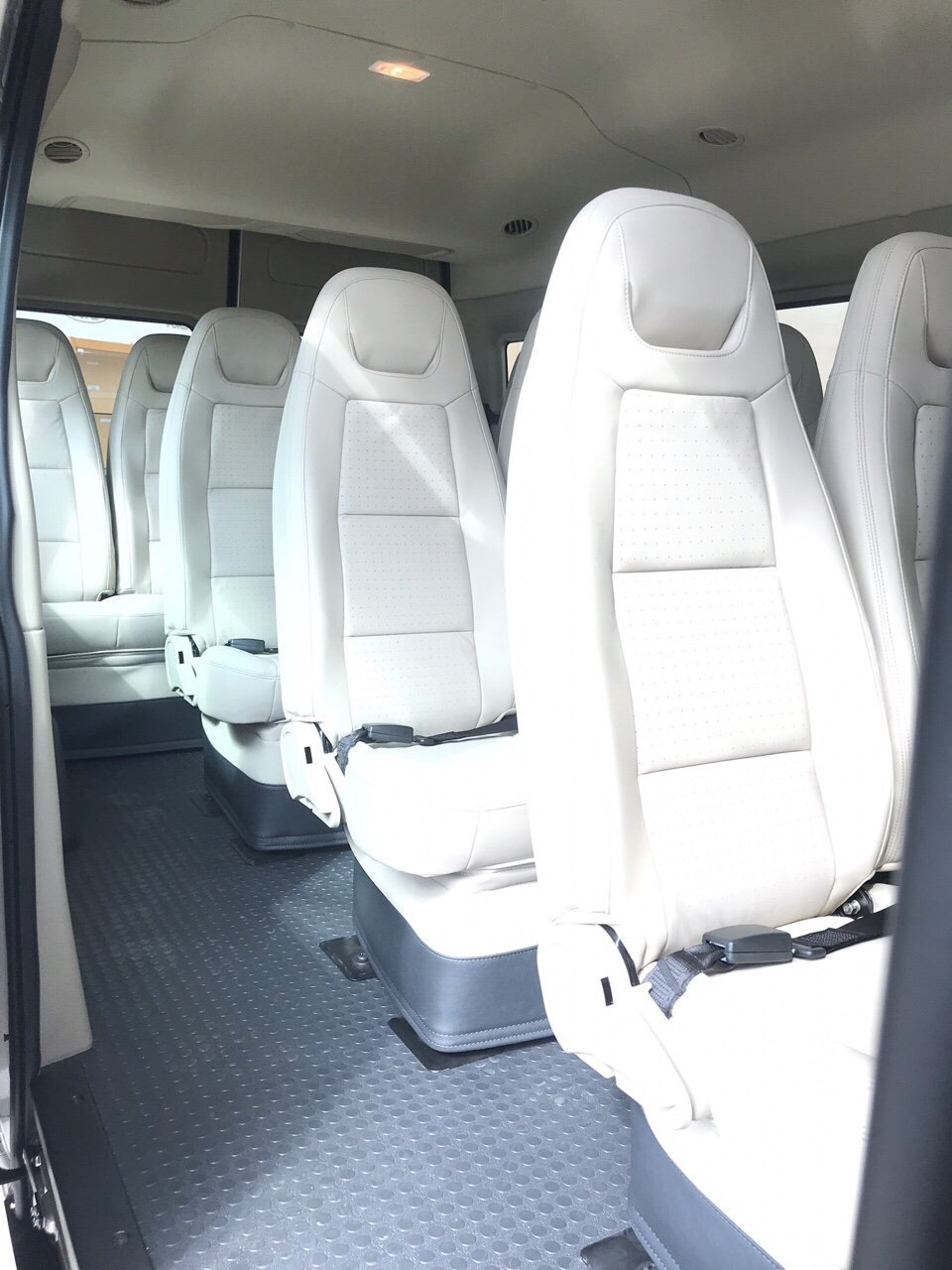 Bán Ford Transit Luxury đủ mầu giao ngay giá tốt nhất