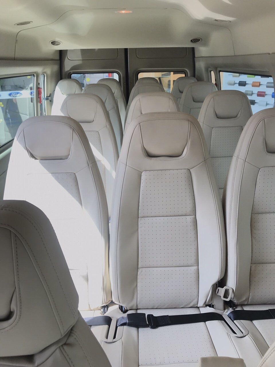 Bán Ford Transit Luxury đủ mầu giao ngay giá tốt nhất