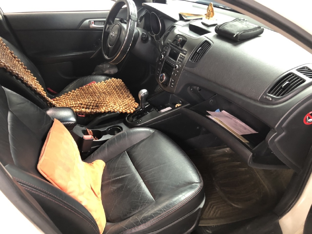Bán Kia Forte SX 1.6AT 2010, màu trắng, đúng chất, biển TP, giá TL