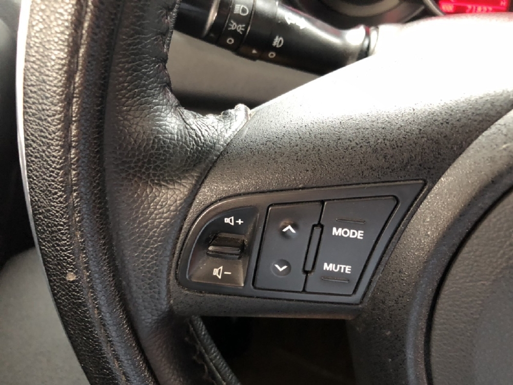 Bán Kia Forte SX 1.6AT 2010, màu trắng, đúng chất, biển TP, giá TL