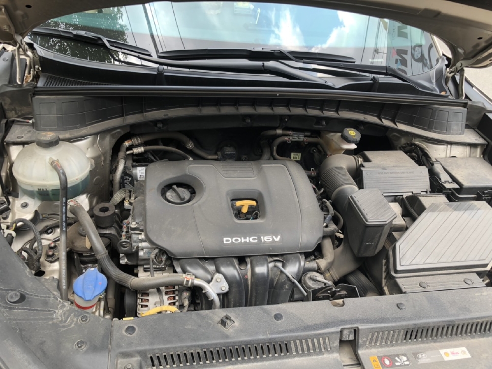 Bán Hyundai Tucson 2.0AT màu vàng cát máy xăng bản đặc biệt sản xuất 2018 biển Bình Dương