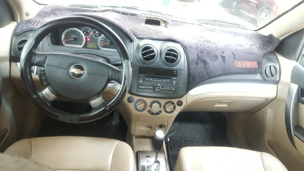 Bán Chevrolet Aveo LTZ 1.4AT màu trắng số tự động sản xuất 2018 biển Sài Gòn đi 30.000km