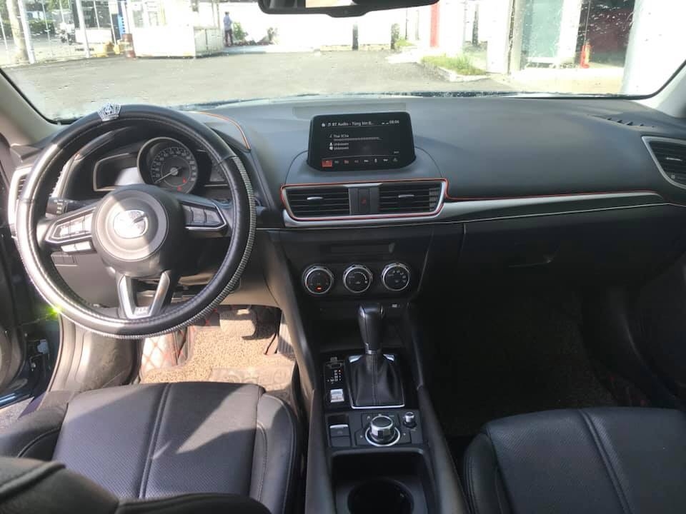 Mazda 3 1.5AT facelift 2017 màu xanh xe đẹp