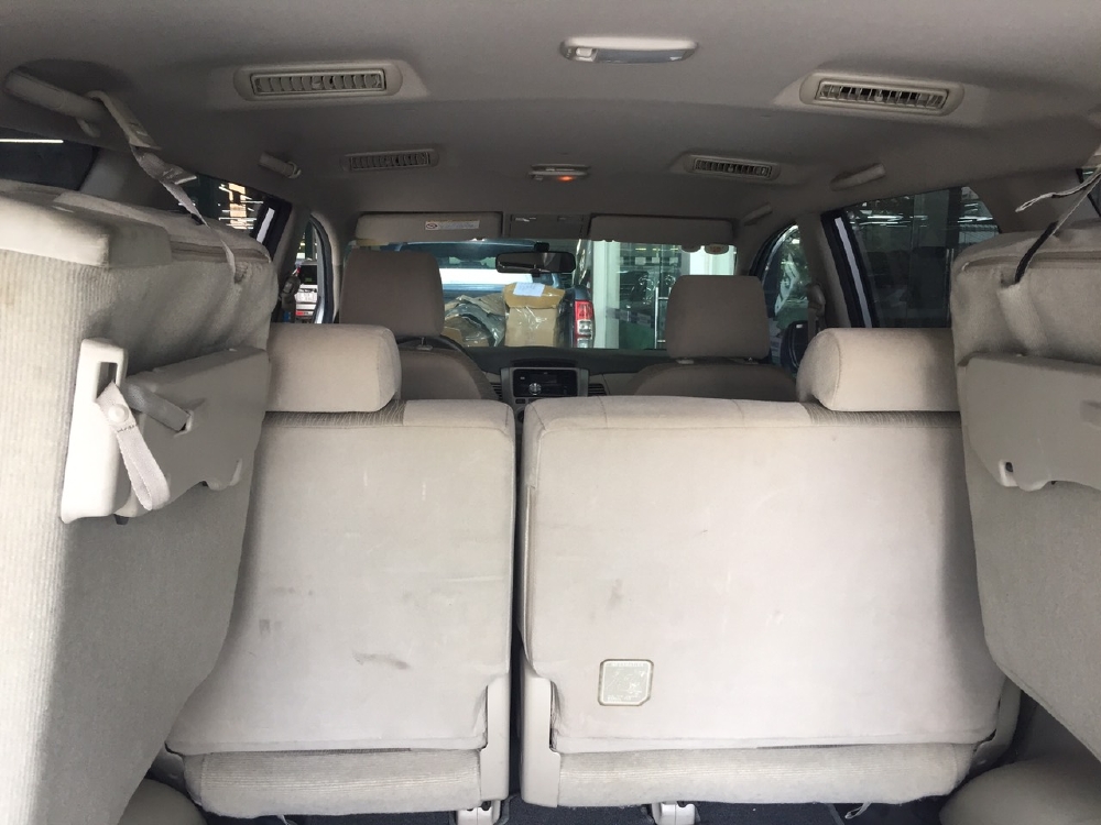 Bán Innova 2.0E sx 2014 màu bạc xe bán tại hãng