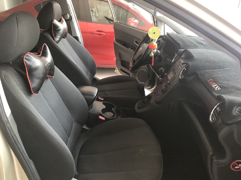 Bán Kia Carens SX 2.0MT màu vàng cát số sàn sản xuất 2012 biển Sài Gòn bản đủ