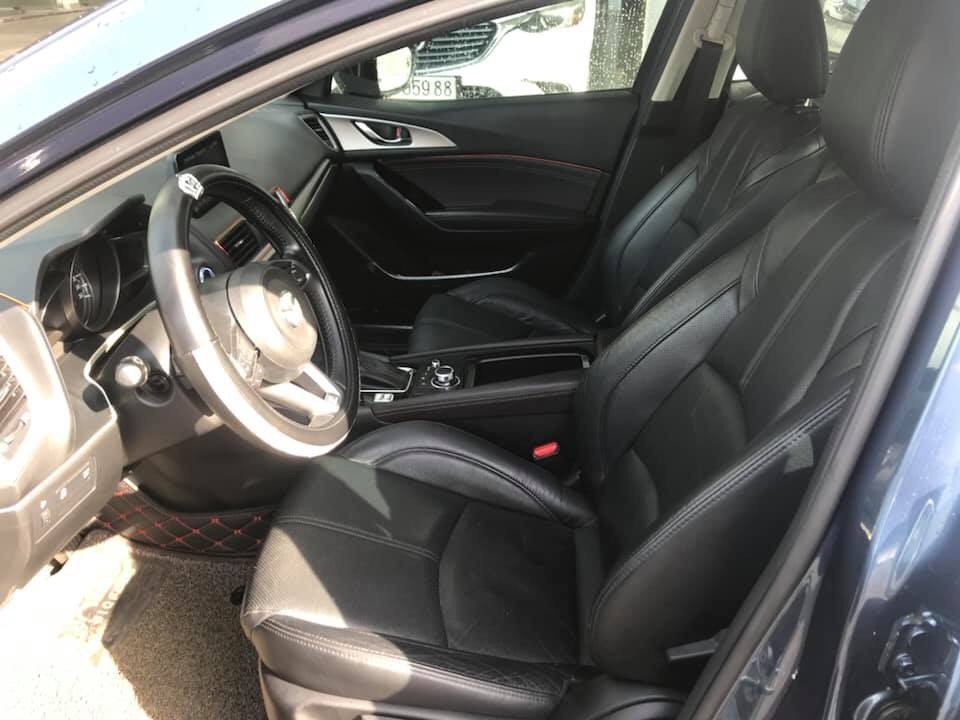 Mazda 3 1.5AT facelift 2017 màu xanh xe đẹp
