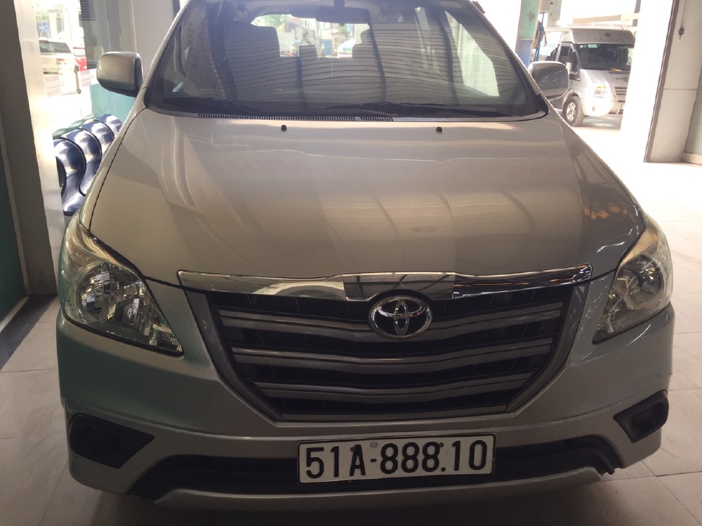 Bán Innova 2.0E sx 2014 màu bạc xe bán tại hãng