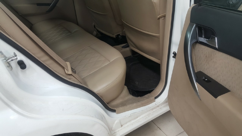 Bán Chevrolet Aveo LTZ 1.4AT màu trắng số tự động sản xuất 2018 biển Sài Gòn đi 30.000km