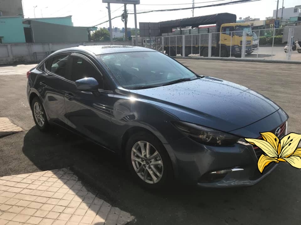 Mazda 3 1.5AT facelift 2017 màu xanh xe đẹp