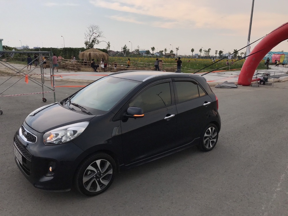 Bán Kia Morning S 1.25AT màu xám xanh số tự động sản xuất 2018 biển Sài Gòn đi 16000km