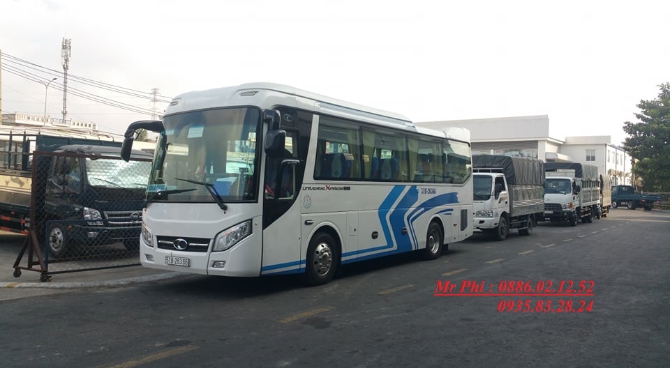xe khách bầu hơi 29 chỗ
