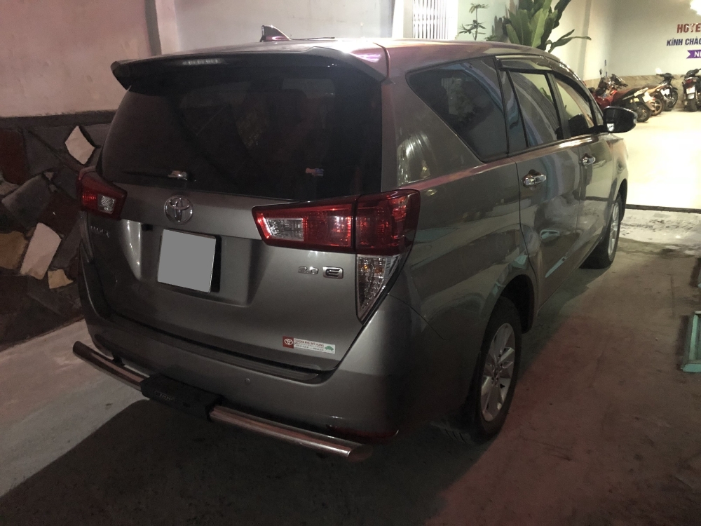Bán Xe Toyota Innova 2018 số sàn màu xám xe zin 100% giữ rất kỹ.