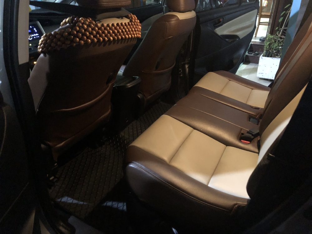 Bán Xe Toyota Innova 2018 số sàn màu xám xe zin 100% giữ rất kỹ.