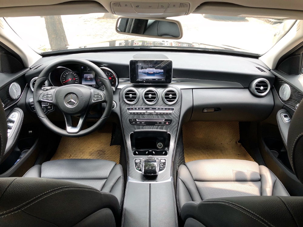 Bán Mercedes C200 2019 cũ - Xe đã qua sử dụng chính hãng