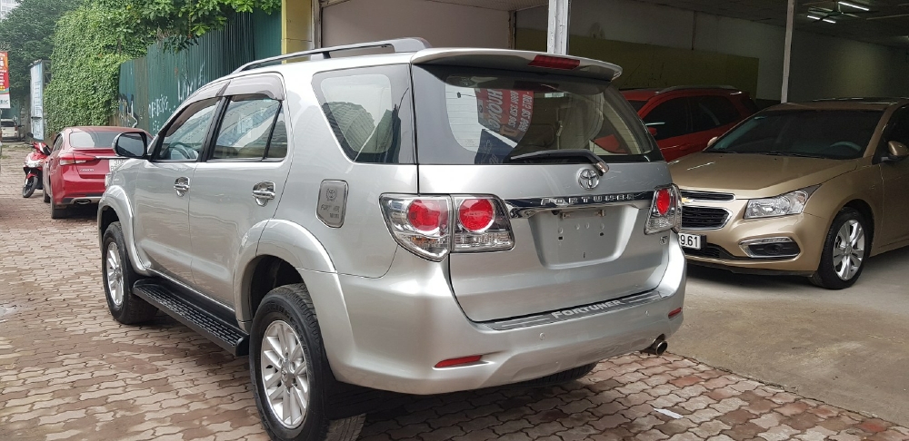 Bán Toyota Fortune 2.7V màu bạc 2014