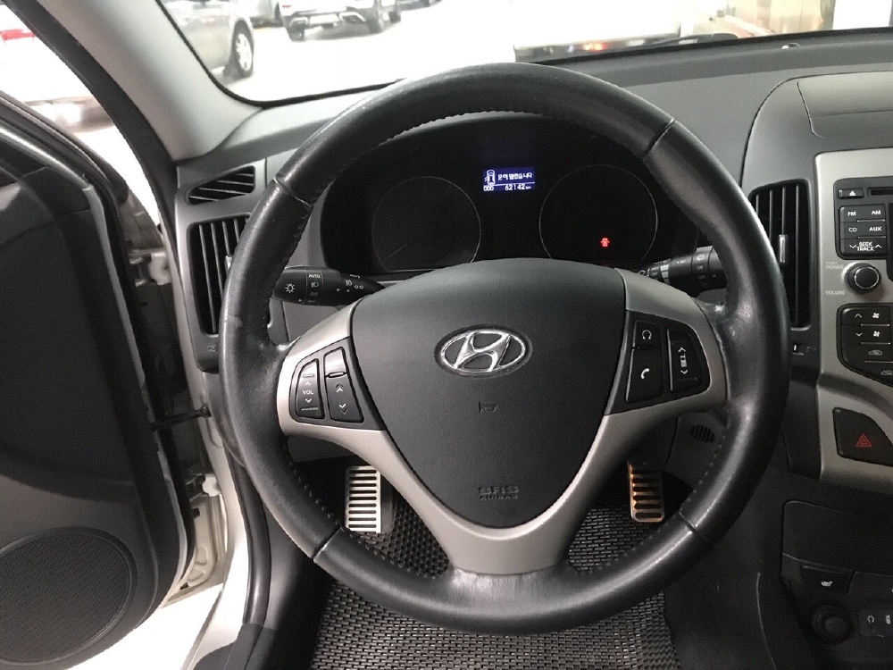 Bán Hyundai I30 CW 1.6AT màu bạc số tự động nhập nội địa Hàn Quốc cuối 2010 một chủ