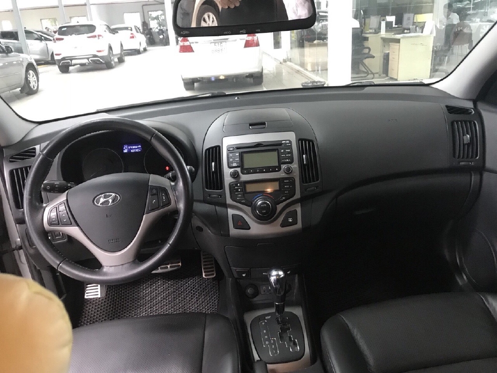 Bán Hyundai I30 CW 1.6AT màu bạc số tự động nhập nội địa Hàn Quốc cuối 2010 một chủ