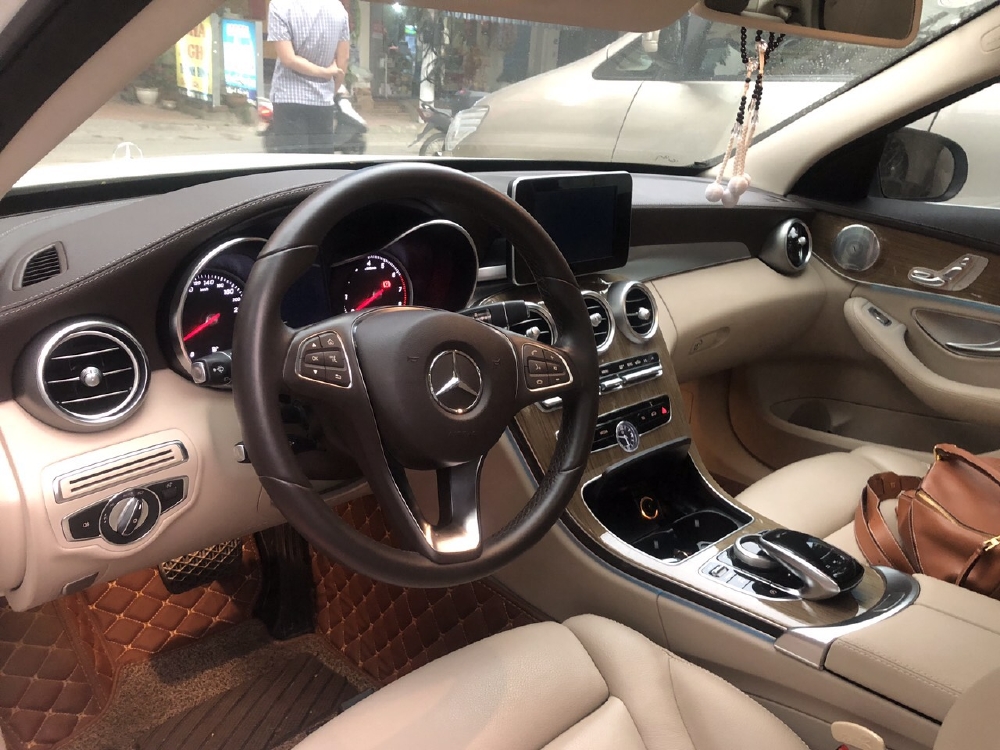 Bán Mercedes C250 Exclusive 2017