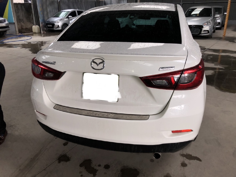 Bán Mazda 2 2018, màu trắng, đúng chất, giá TL, hổ trợ góp
