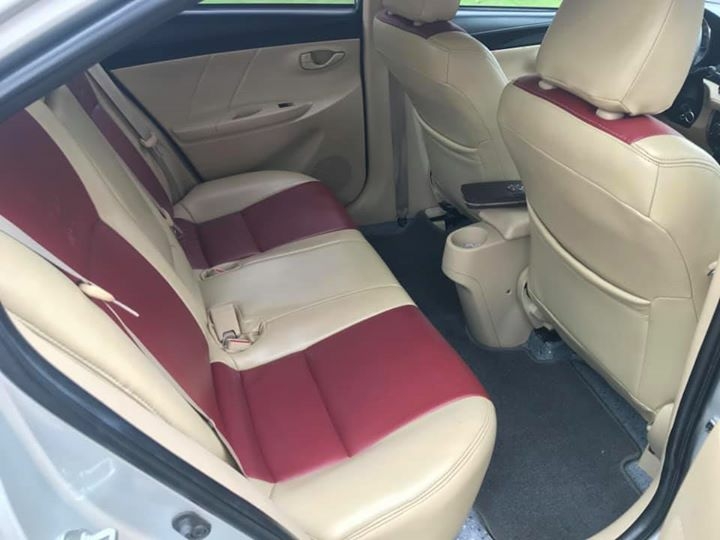 Cần bán xe Vios 2017, số sàn, màu bạc, gia đình sử dụng rất kỷ còn mới tinh