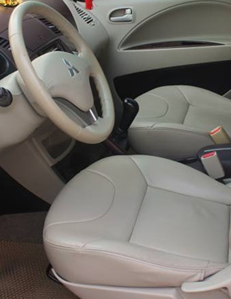 Bán Mitsubishi Zinger 2009 số sàn màu xanh độc nhất SG.