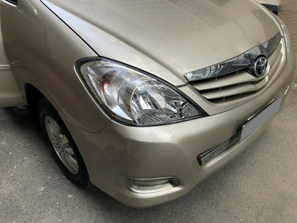 Gia đình cần bán Innova SR 2010, số sàn, màu vàng cát, gia đình sử dụng, không kinh doanh dịch vụ