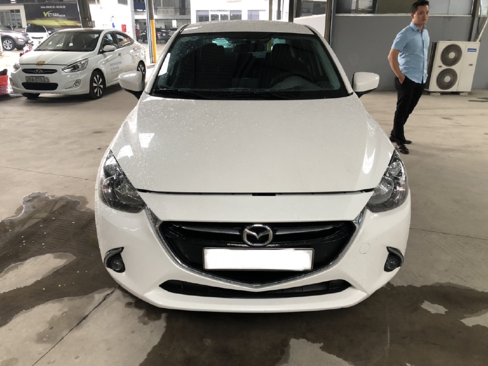 Bán Mazda 2 2018, màu trắng, đúng chất, giá TL, hổ trợ góp