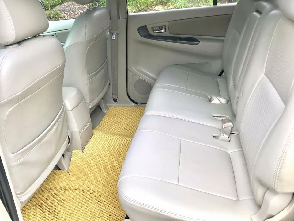 Cần tiền mua nhà bán xe Innova E, 2016. số sàn, màu vàng cát, chính chủ