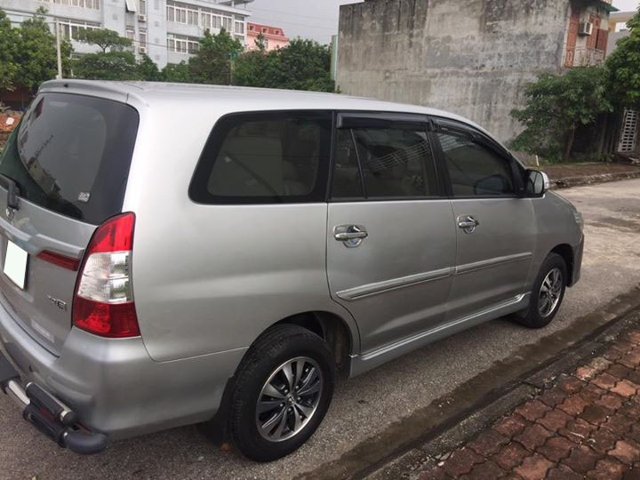 Bán em Innova 2015, màu bạc, số sàn, máy móc zin từng con ốc nhỏ