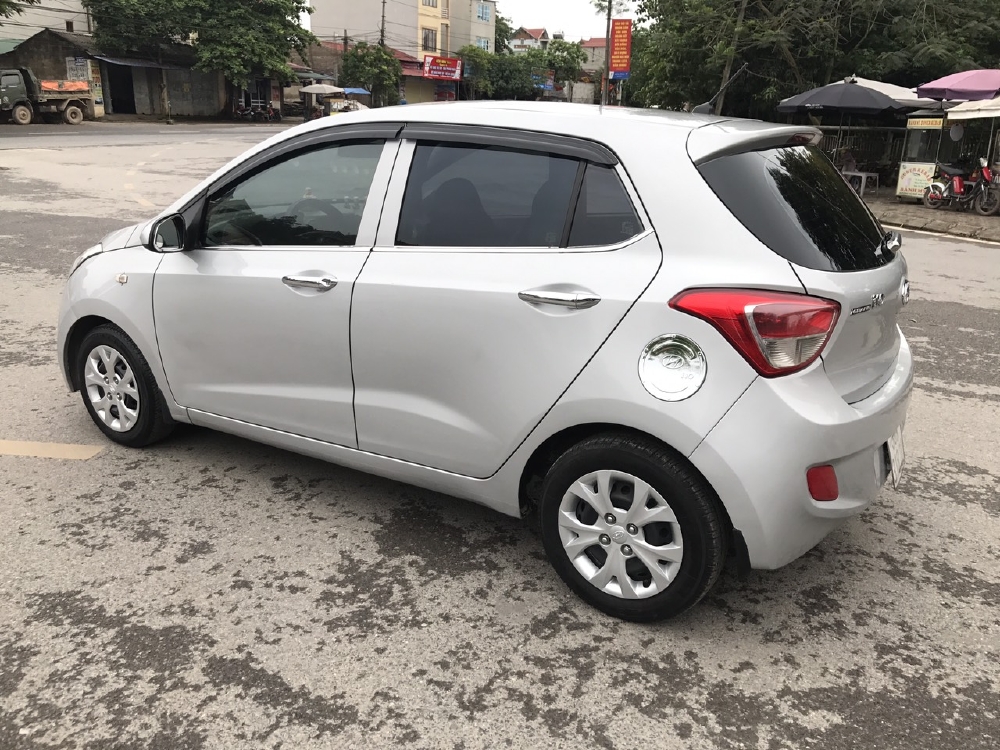 Hyundai Grand i10 1.0 MT sản xuất 2014, màu bạc, nhập khẩu. Xe Tuyển